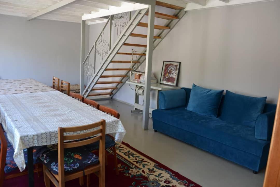 Hotel Toktogul Ghesthouse Zewnętrze zdjęcie