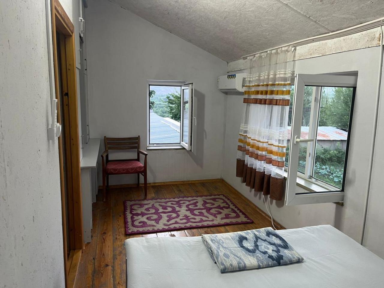 Hotel Toktogul Ghesthouse Zewnętrze zdjęcie