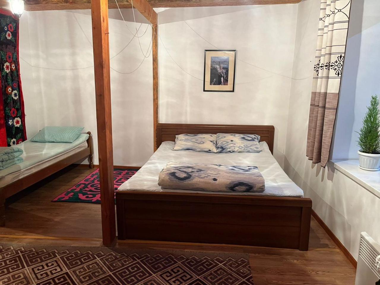 Hotel Toktogul Ghesthouse Zewnętrze zdjęcie