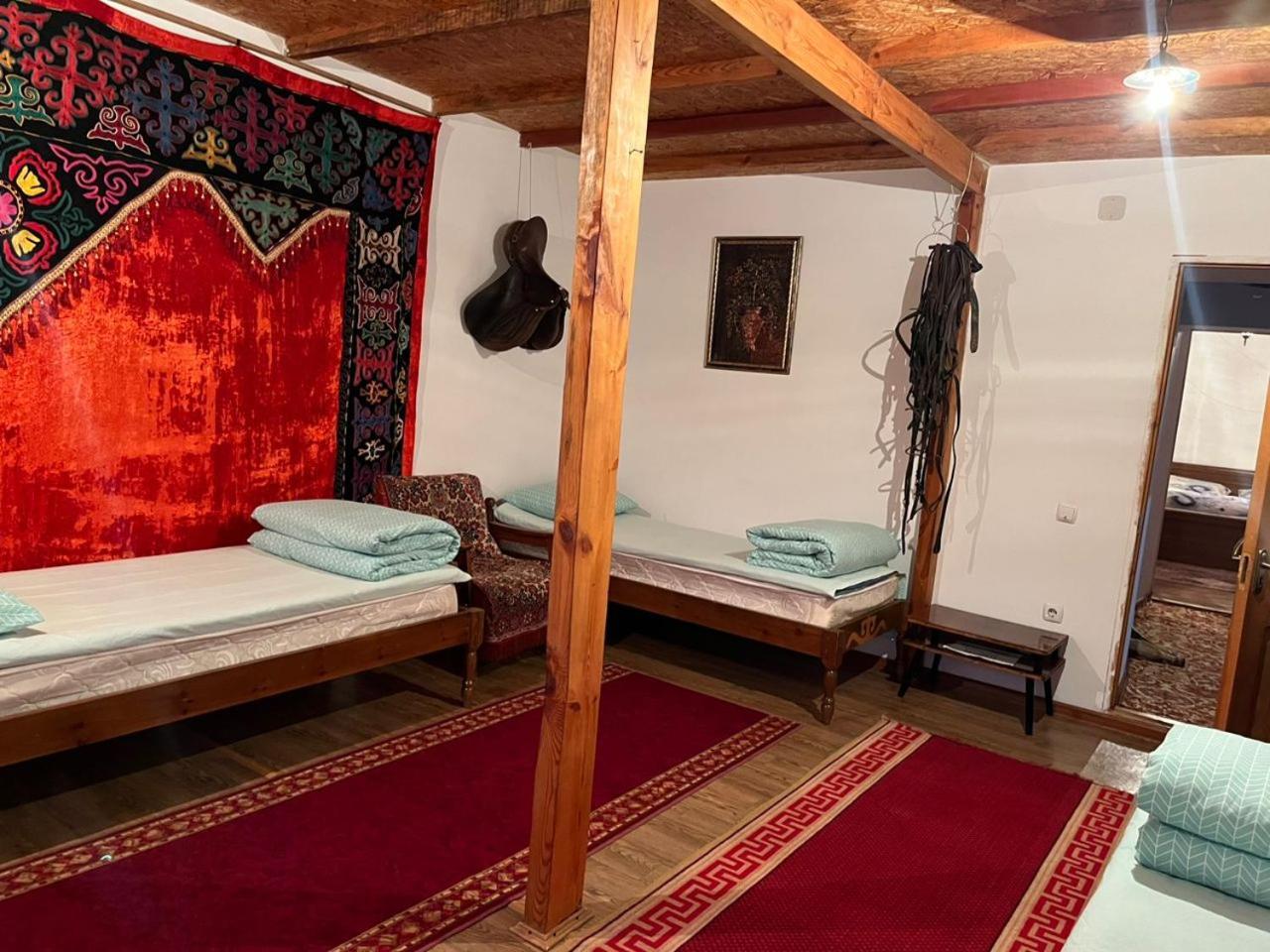 Hotel Toktogul Ghesthouse Zewnętrze zdjęcie