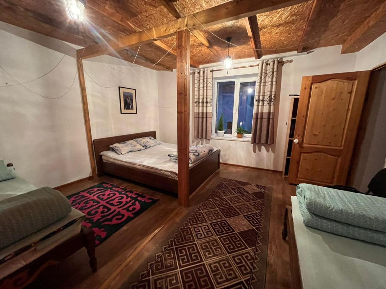 Hotel Toktogul Ghesthouse Zewnętrze zdjęcie