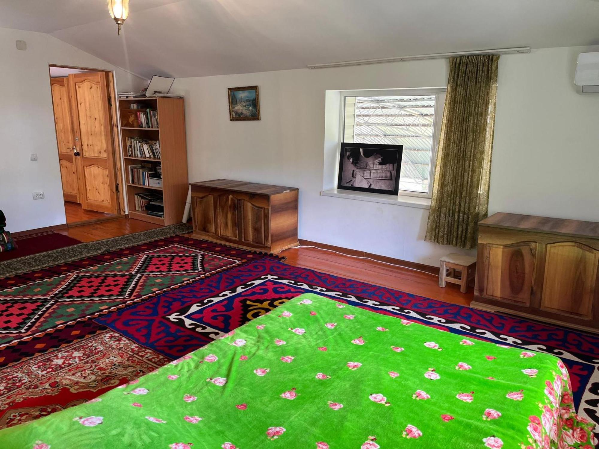 Hotel Toktogul Ghesthouse Zewnętrze zdjęcie