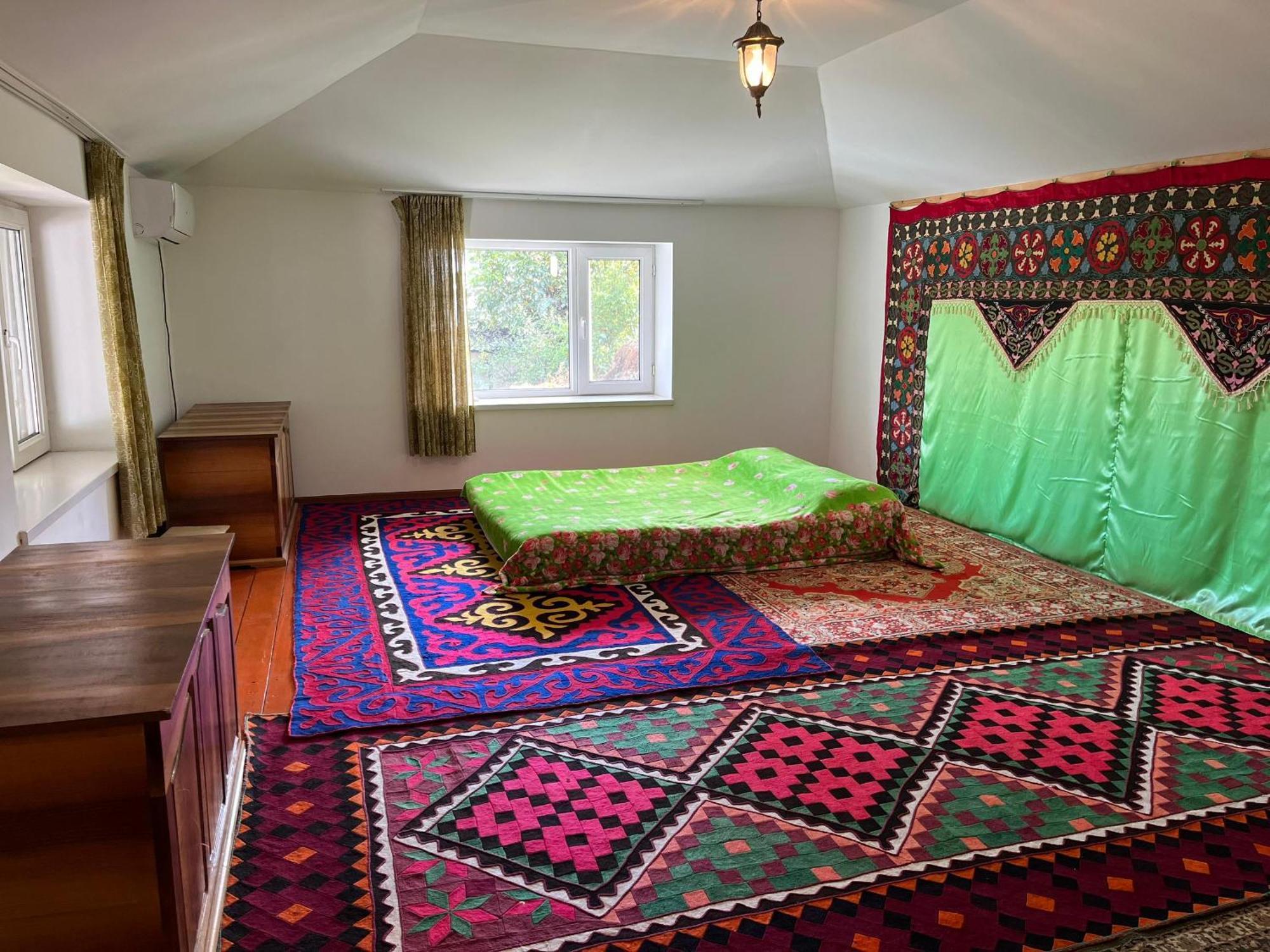 Hotel Toktogul Ghesthouse Zewnętrze zdjęcie